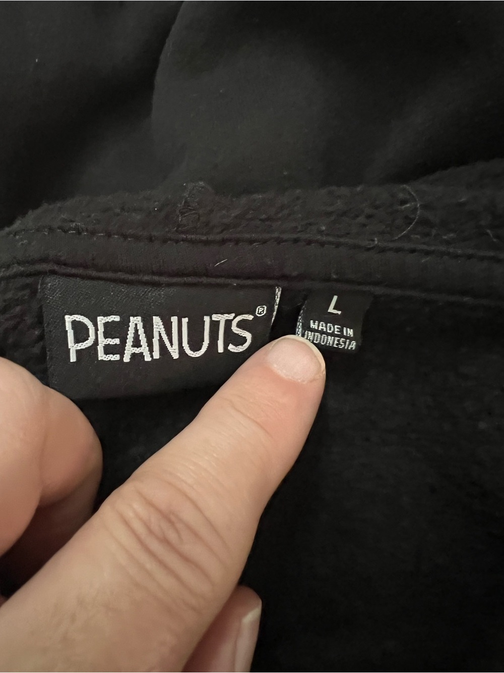 Peanuts Snoopy Hoodie Womens Large Black Graphic Fleece Pullover Kangaroo Pocket - Picture 4 of 5